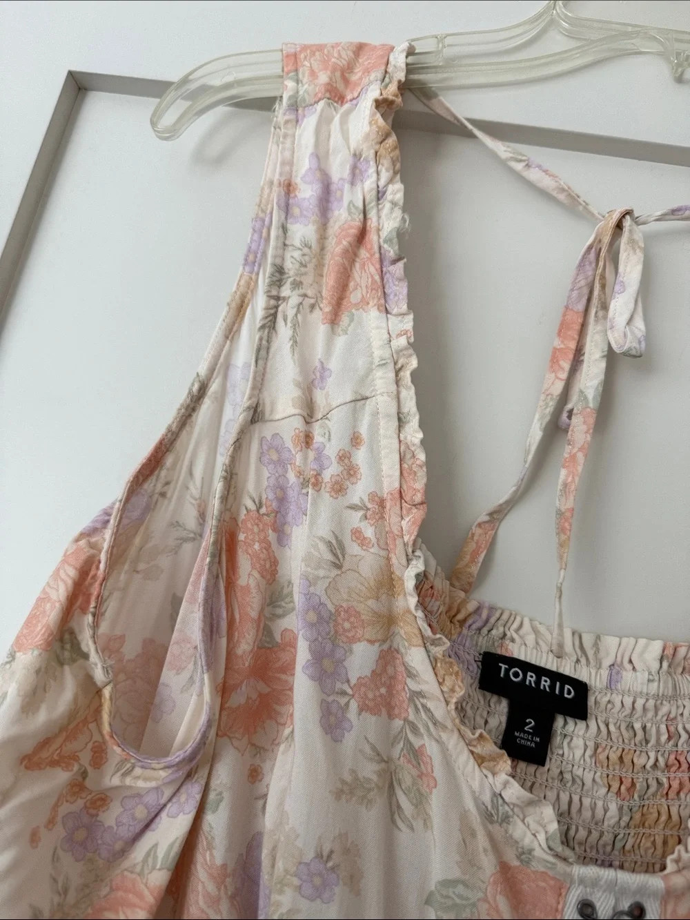 Torrid. 2X.   Cream Floral Tie-Back Scoop Tank with Pastel Orange & Lavender